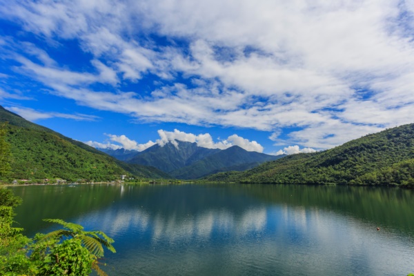 鐵道旅遊｜花蓮雲山水夢幻湖、海崖谷觀海秘境、湖光山色單車二日｜台中/新竹/桃園/板橋/台北/松山出發