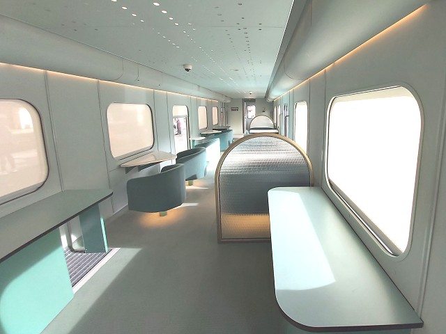 車內智能色溫燈光